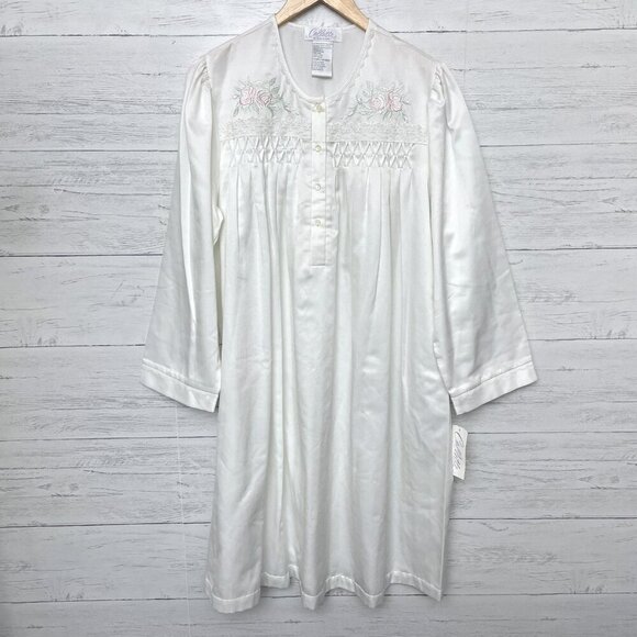 NEW Collette by Miss Elaine White Floral Embroidered Nightgown Long Sleeves L - Picture 8 of 8